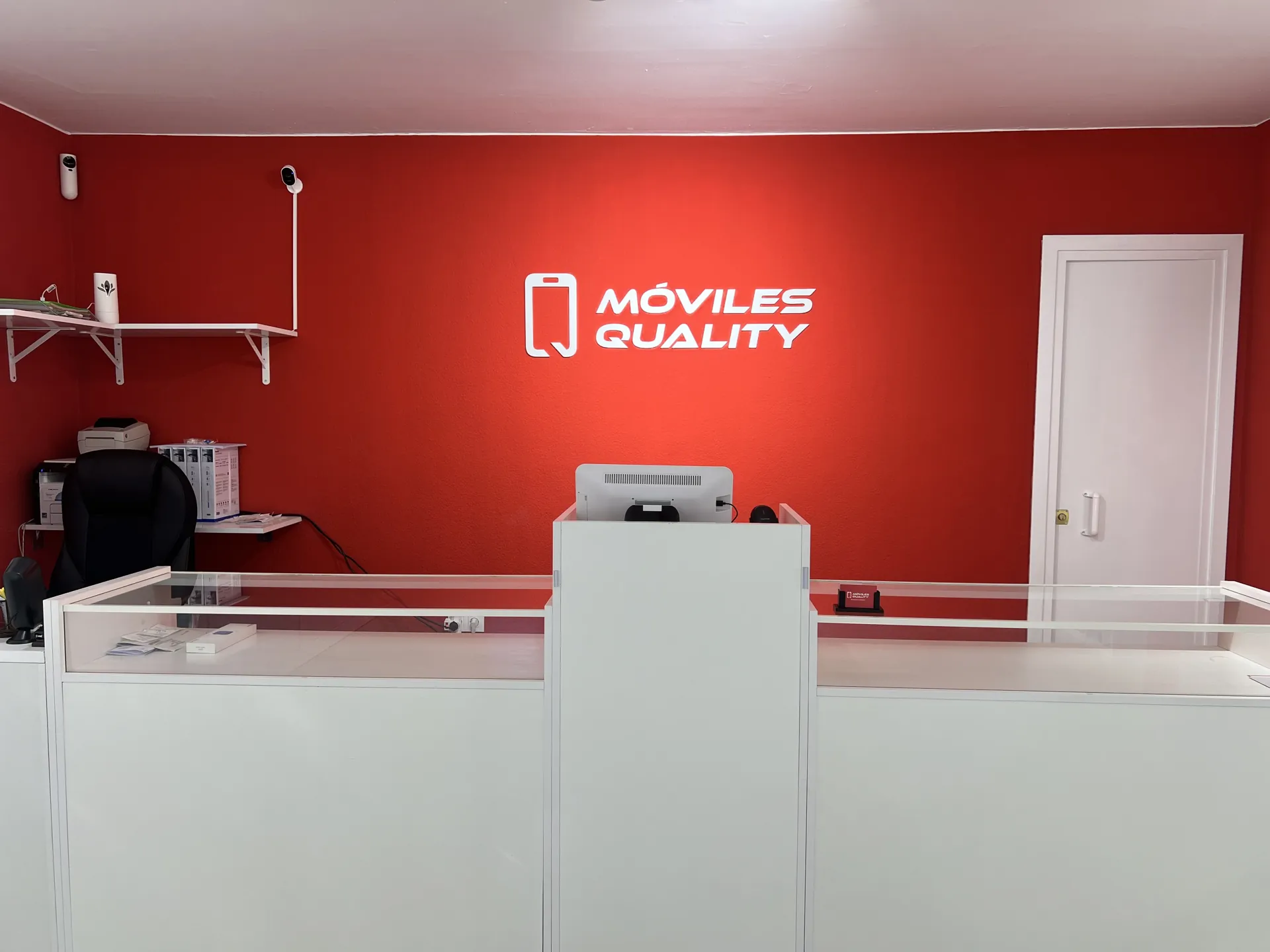 Mostrador tienda móviles huelva